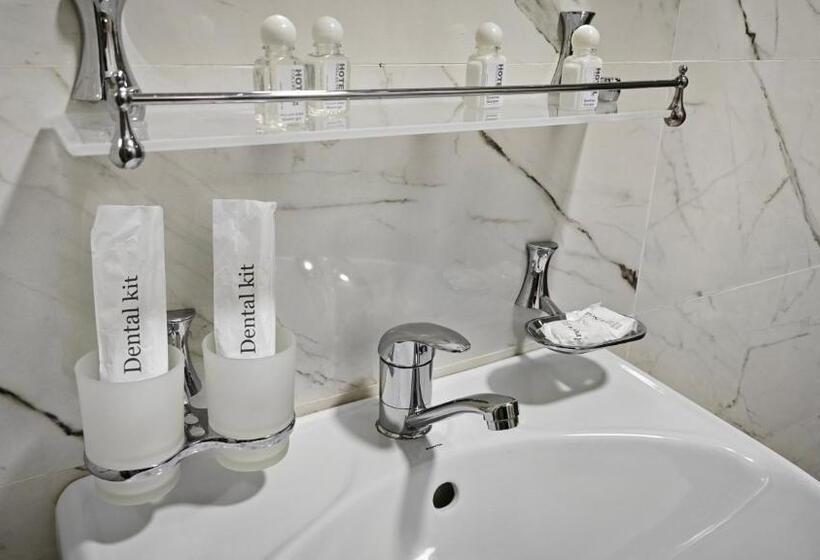 Habitació Estàndard, Minguzar