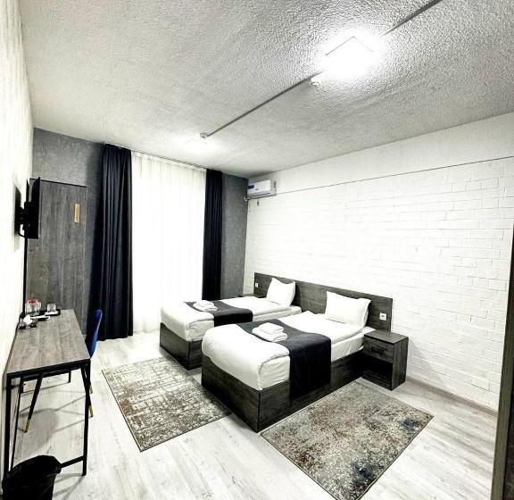 Habitació Estàndard, Minguzar