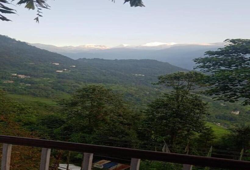 غرفة ديلوكس, Norbulingka Retreat