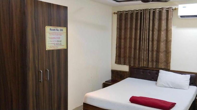 غرفة كلاسيكية ثلاثية, O Hansh Residency