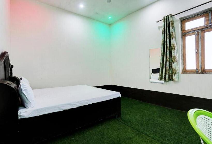 Трехместный Номер Классика, Spot On Unique Guesthouse And Restaurant