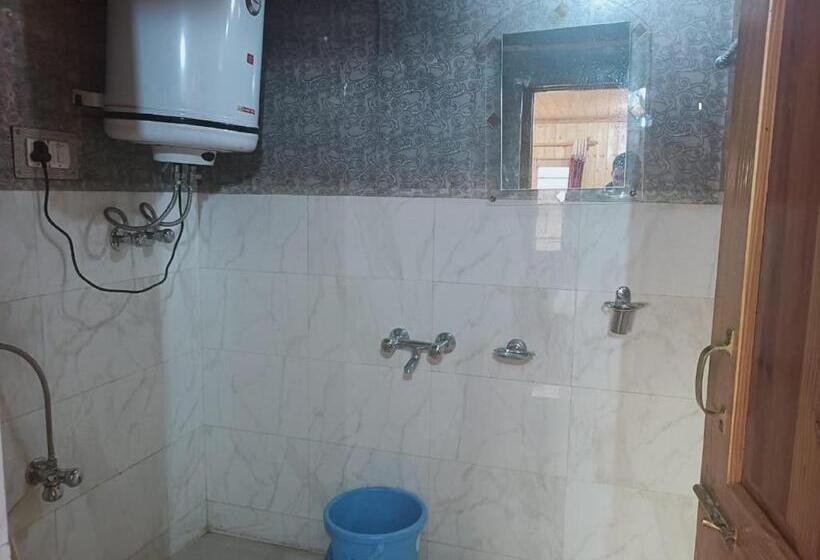 اتاق استاندارد چهار تخته, The Sarwah, Stay Blessed! Hotel And Restaurant