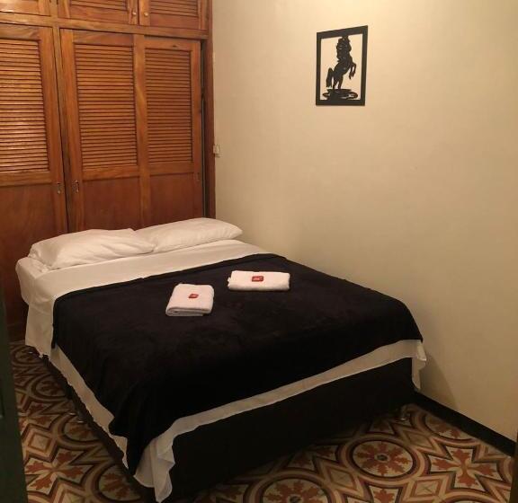 Номер Стандарт, Hostal El Marial E