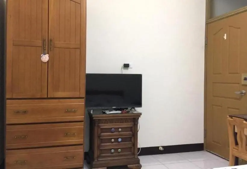 اتاق استاندارد با سرویس بهداشتی مشترک, Jiajia Inn