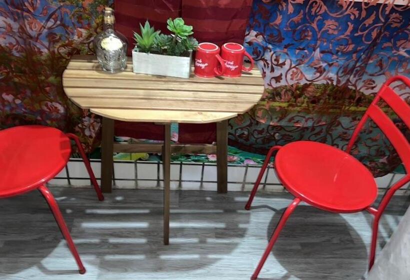 اتاق استاندارد با بالکن, Jiajia Inn