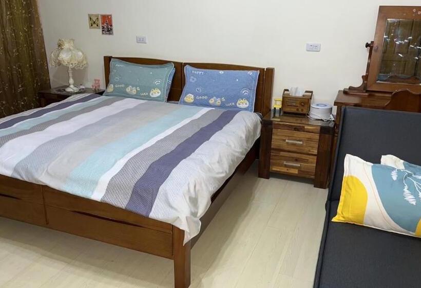 اتاق استاندارد با بالکن, Jiajia Inn