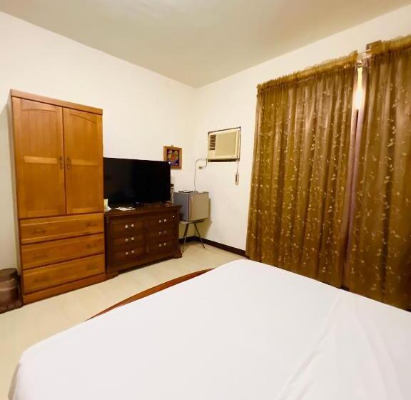 اتاق استاندارد با بالکن, Jiajia Inn