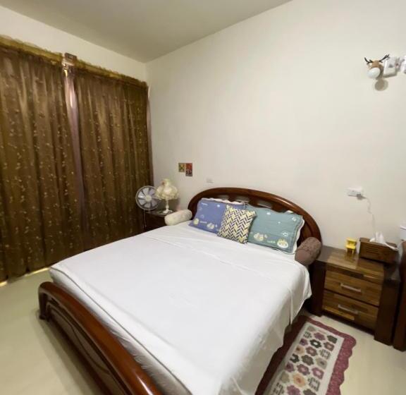 اتاق استاندارد با بالکن, Jiajia Inn