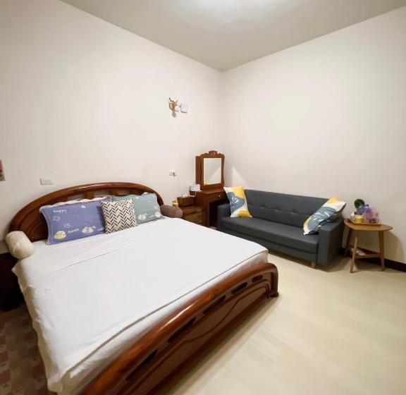 اتاق استاندارد با بالکن, Jiajia Inn