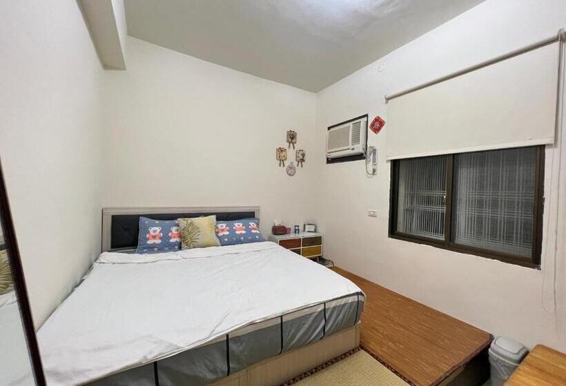 اتاق استاندارد با سرویس بهداشتی مشترک, Jiajia Inn
