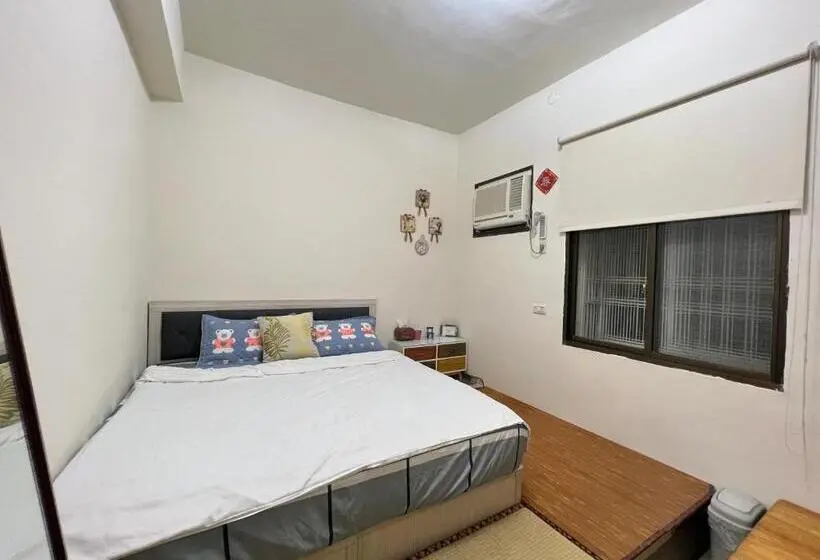 اتاق استاندارد با سرویس بهداشتی مشترک, Jiajia Inn