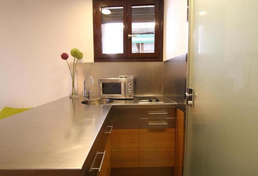 استودیوی استاندارد, Bcn2stay Apartments
