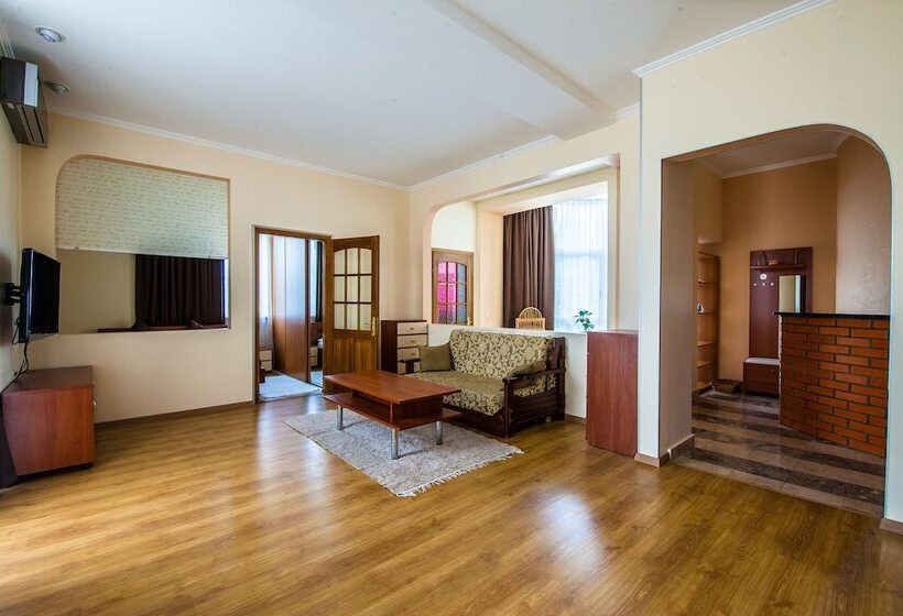 سوئیت کلاب, B14 Secret