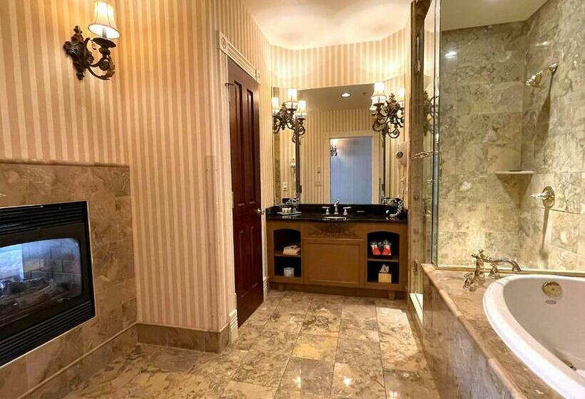 디럭스 스위트, Celebrity