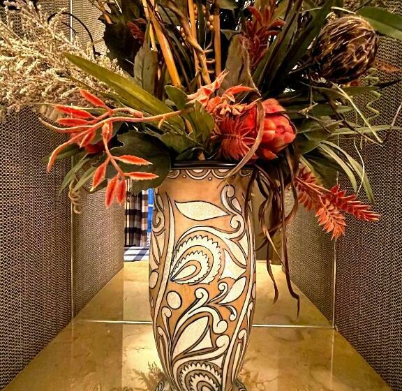 디럭스 스위트, Celebrity