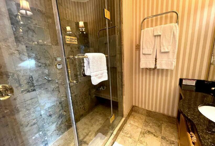 חדר סטנדרט יחיד, Celebrity