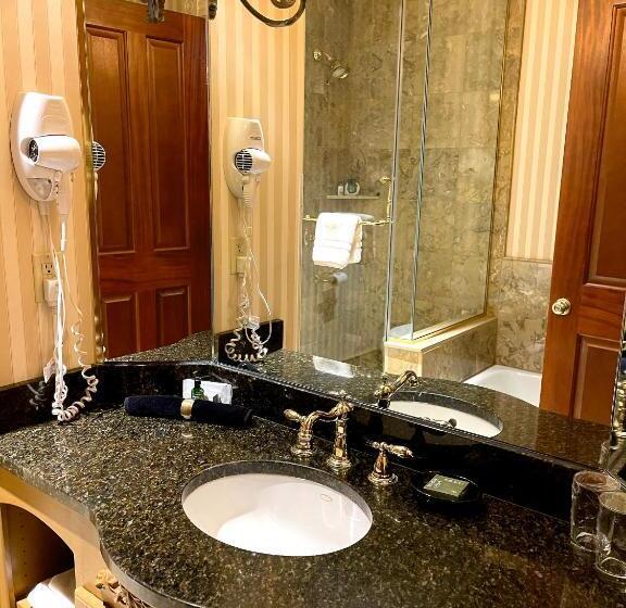 스탠다드 싱글 룸 킹 침대, Celebrity