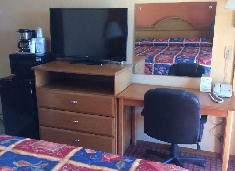 غرفة قياسية سرير كينج, Dequeen Courtyard Inn