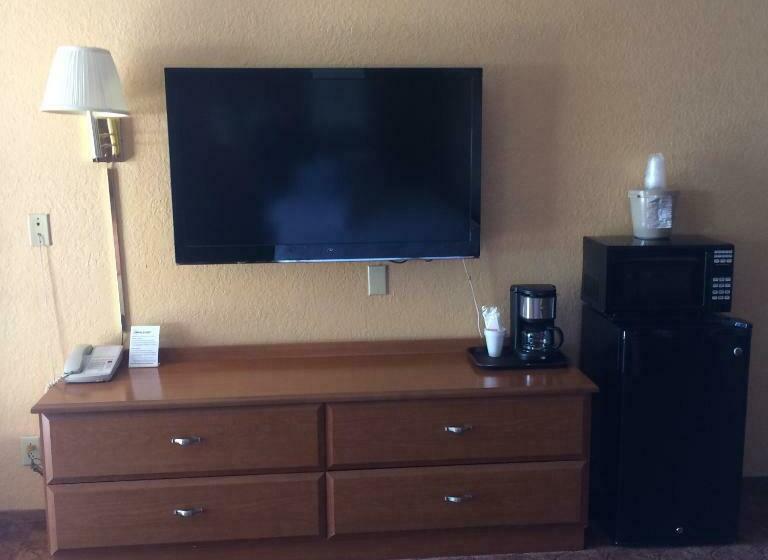 غرفه قياسيه سريرين مزدوجين, Dequeen Courtyard Inn