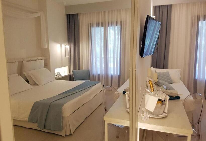 Pokój Superior Trzyosobowy, Gabbiano Beach