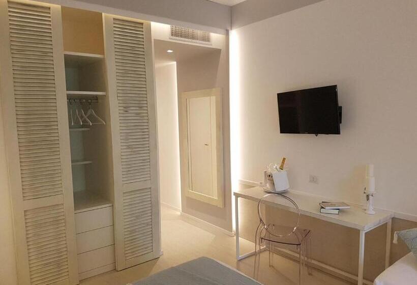 Pokój Superior Trzyosobowy, Gabbiano Beach