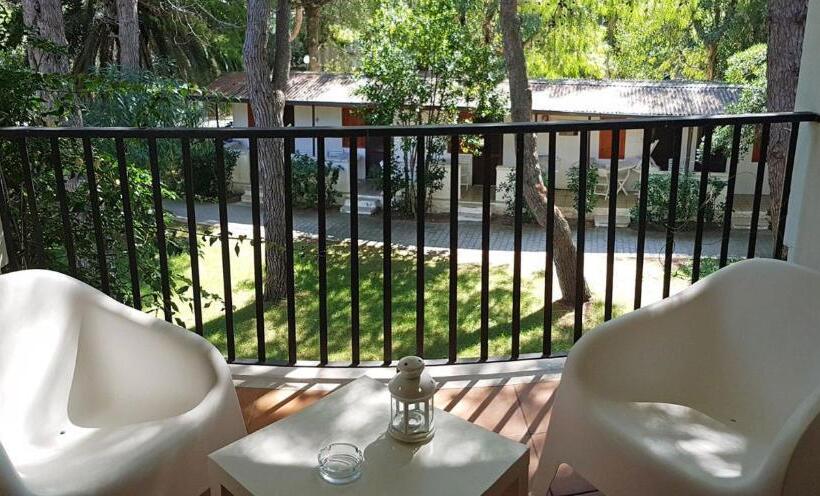 Pokój Superior Trzyosobowy, Gabbiano Beach