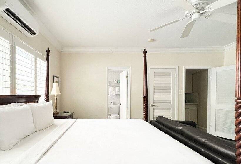 디럭스 스튜디오, La Casa