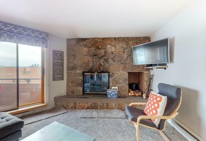 דירת שני חדרים, Marina Place Condominiums