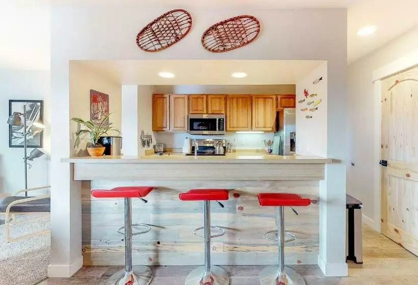 ２ベッドルームアパートメント, Marina Place Condominiums