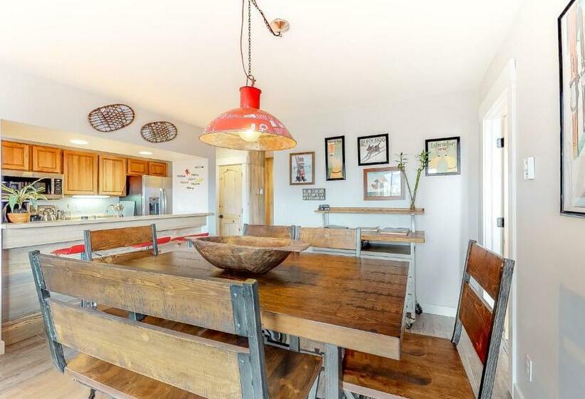 דירת שני חדרים, Marina Place Condominiums