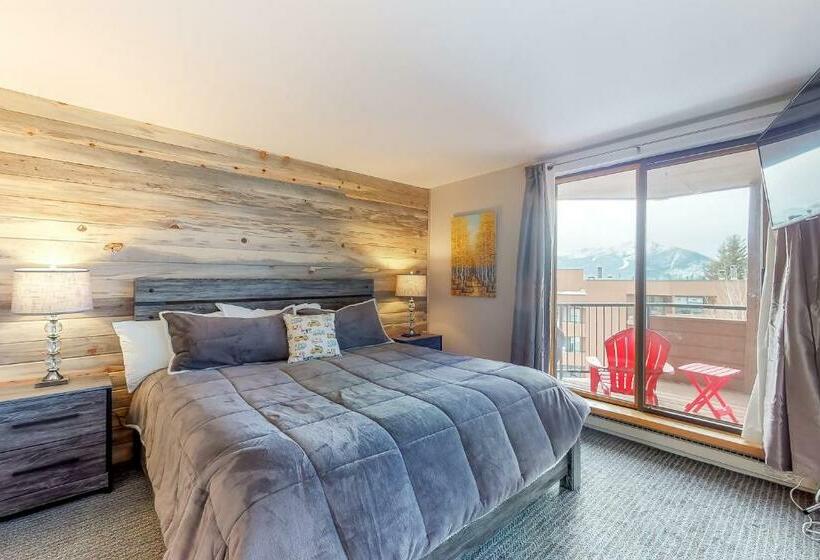 דירת שני חדרים, Marina Place Condominiums