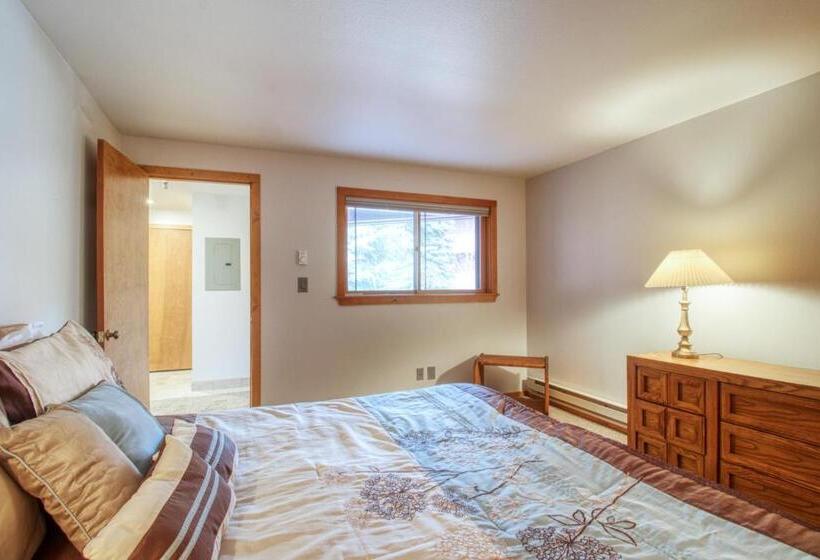 דירת שני חדרים, Marina Place Condominiums