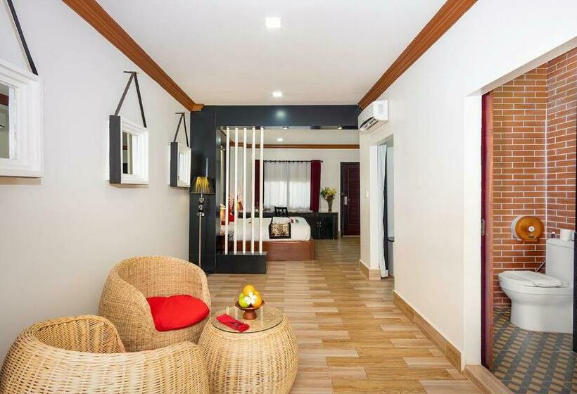 اتاق لوکس با بالکن, Marvel Holiday Boutique Villa