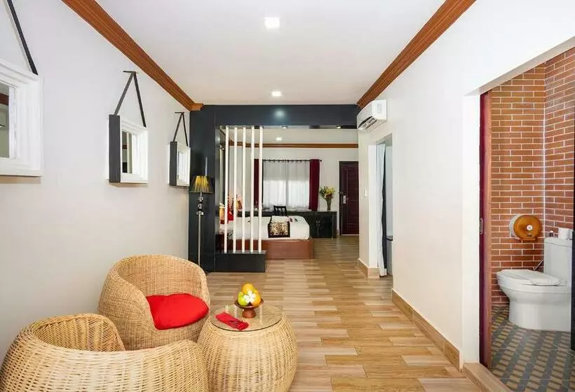 اتاق لوکس با بالکن, Marvel Holiday Boutique Villa