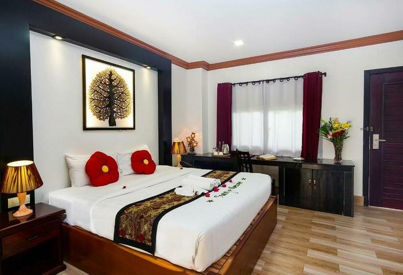 اتاق لوکس با بالکن, Marvel Holiday Boutique Villa