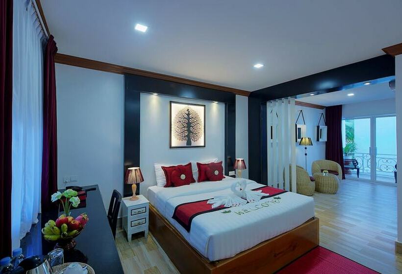 اتاق لوکس با بالکن, Marvel Holiday Boutique Villa