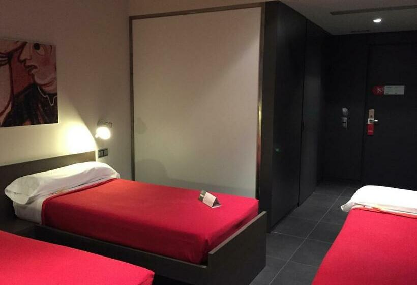 اتاق استاندارد سه نفره, Seminari Allotjaments