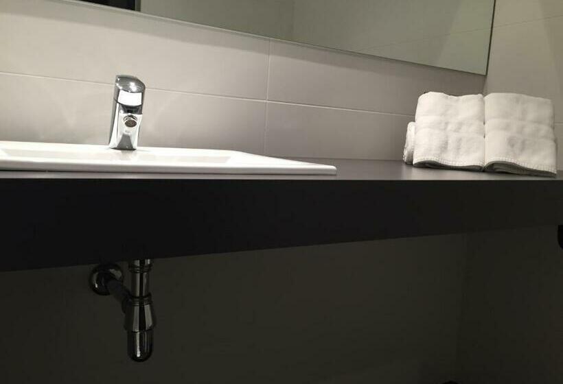 اتاق استاندارد سه نفره, Seminari Allotjaments