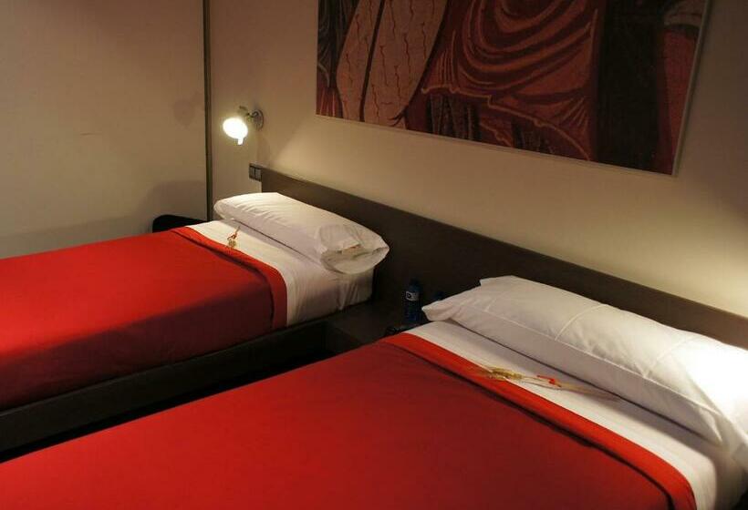 اتاق استاندارد سه نفره, Seminari Allotjaments