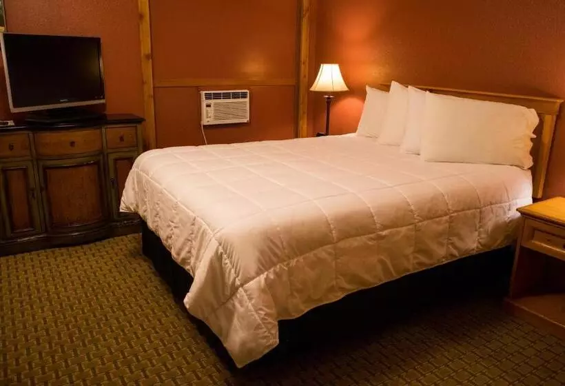 3 Bedroom Suite, Silver Moon Inn