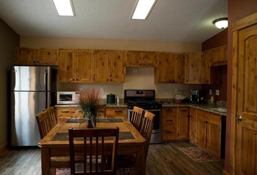 סוויטת 3 חדרי שינה, Silver Moon Inn