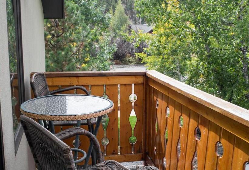 ファミリールーム, Silver Moon Inn