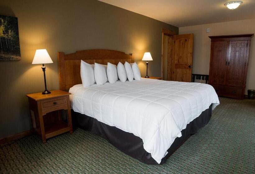 חדר משפחתי, Silver Moon Inn