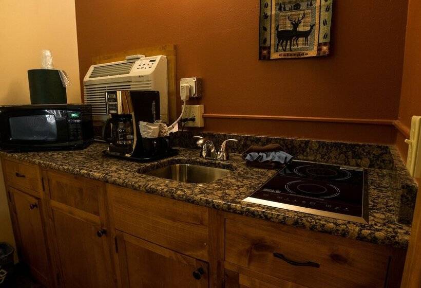 Семейный Номер, Silver Moon Inn