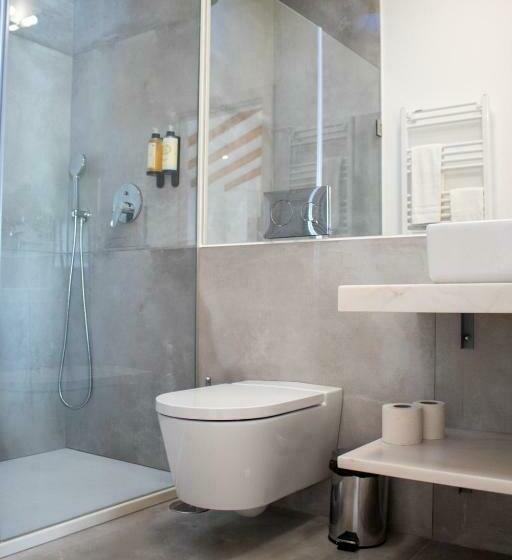 إستوديو سوبيريور, The Luggage