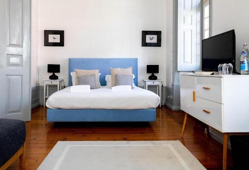 جناح, The Luggage