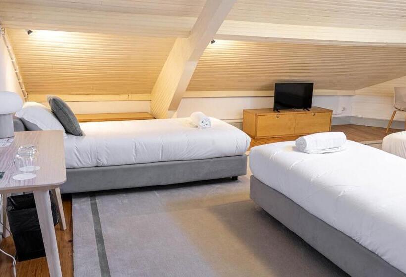 غرفة عائلية, The Luggage