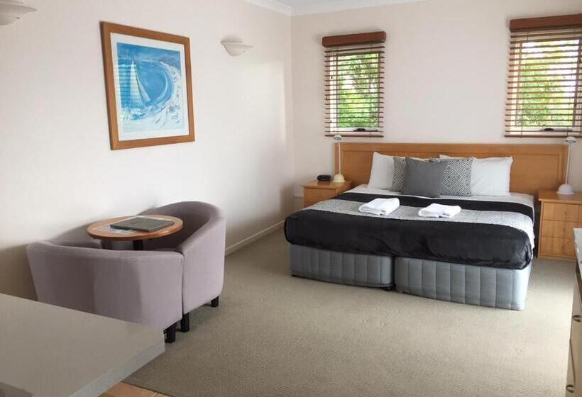 스탠다드 스튜디오, Twin Quays Noosa