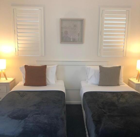 إستوديو قياسى, Twin Quays Noosa