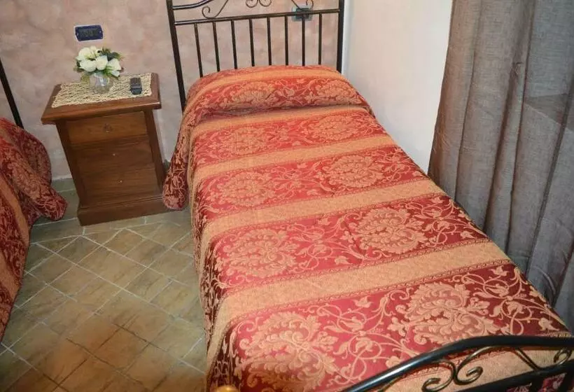 スタンダードトリプルルーム, Villa Tre Colli Agri B&b